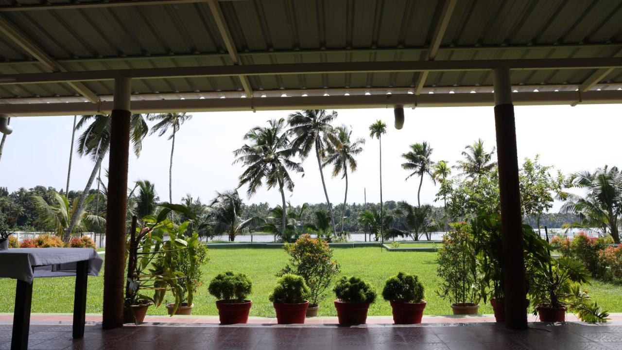 Ashtamudi Lake Garden Resorts Kollam Kültér fotó